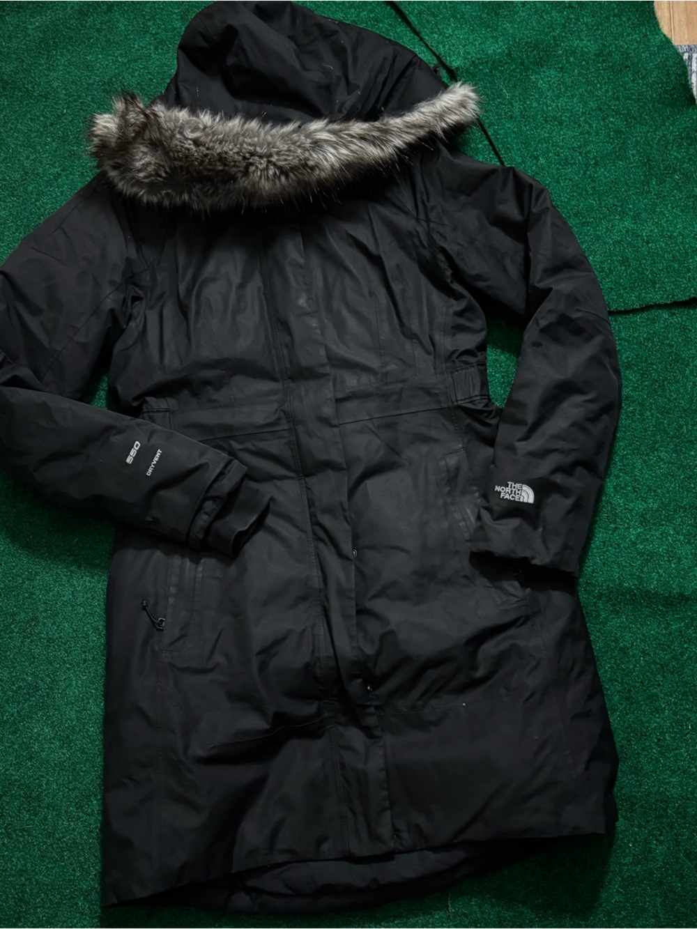The North Face Womans 550 Black Parka with Faux Fur Trim Hood
